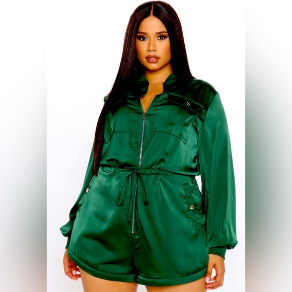 Convertible Satin Jumpsuit💚 - Picture 5 of 7